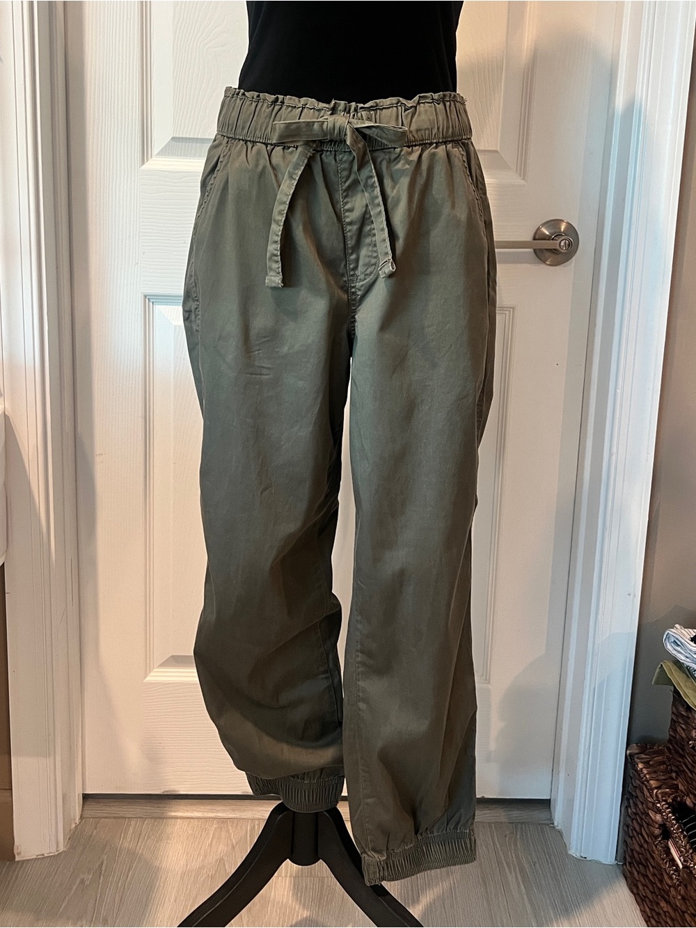 Women’s Olive Elastic-Waist Drawstring Joggers